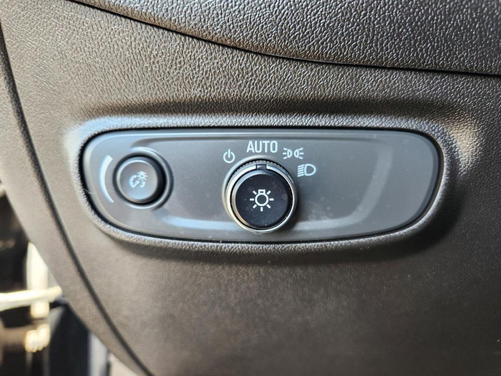 used 2022 Chevrolet Equinox car, priced at $19,585