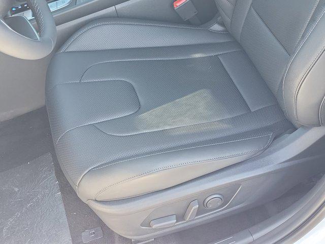 new 2025 Hyundai Elantra car, priced at $27,379