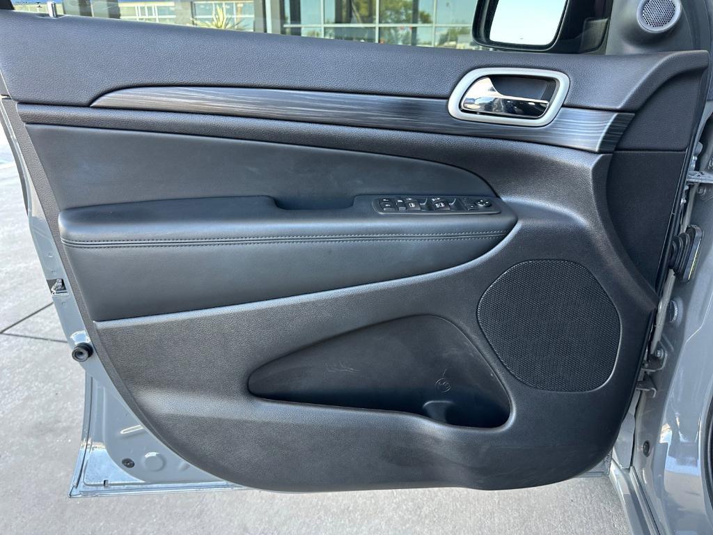 used 2021 Jeep Grand Cherokee car, priced at $27,500