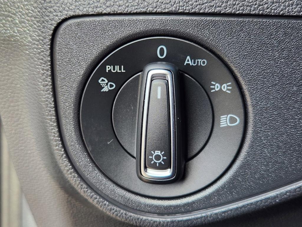 used 2021 Volkswagen Atlas car, priced at $19,000