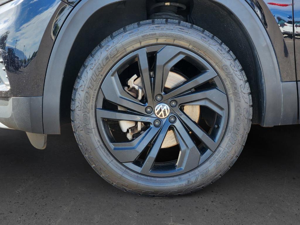 used 2021 Volkswagen Atlas car, priced at $19,000