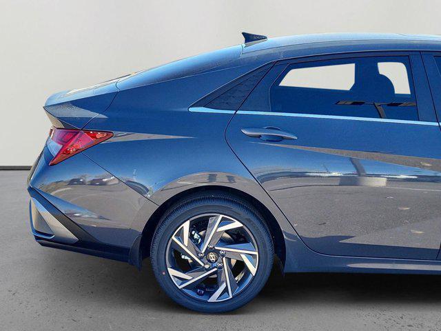 new 2025 Hyundai Elantra car, priced at $28,112