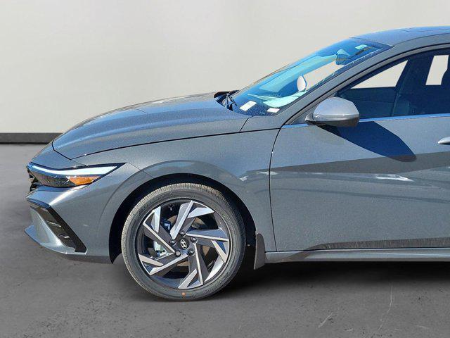 new 2025 Hyundai Elantra car, priced at $28,112