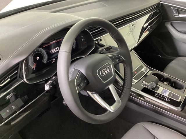 new 2025 Audi Q7 car, priced at $77,605