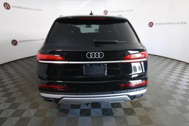 new 2025 Audi Q7 car, priced at $66,400