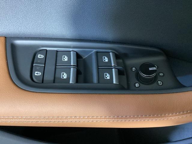 new 2025 Audi Q8 car, priced at $88,195