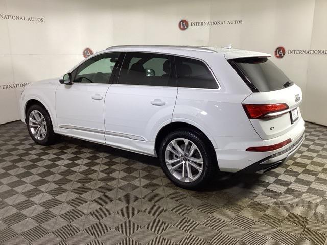 new 2025 Audi Q7 car, priced at $70,160