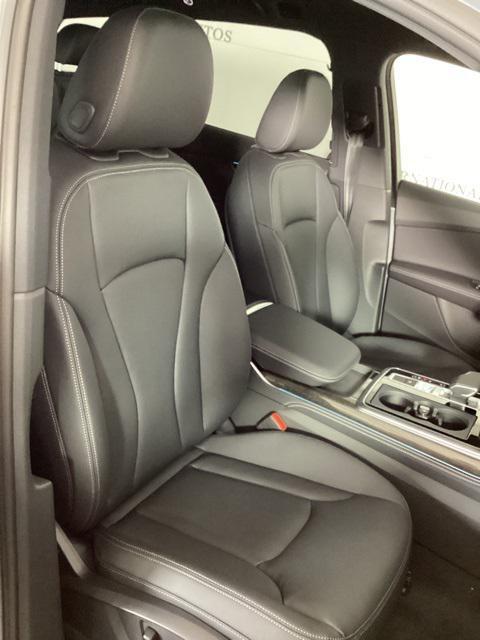 new 2025 Audi Q7 car, priced at $75,395