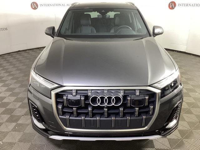 new 2025 Audi Q7 car, priced at $72,695