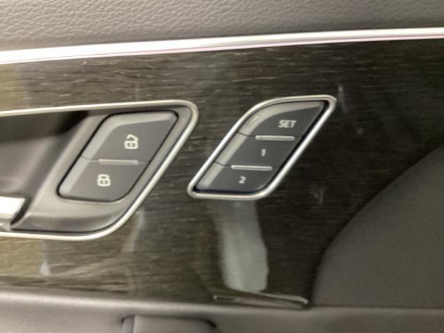 new 2025 Audi Q7 car, priced at $83,695