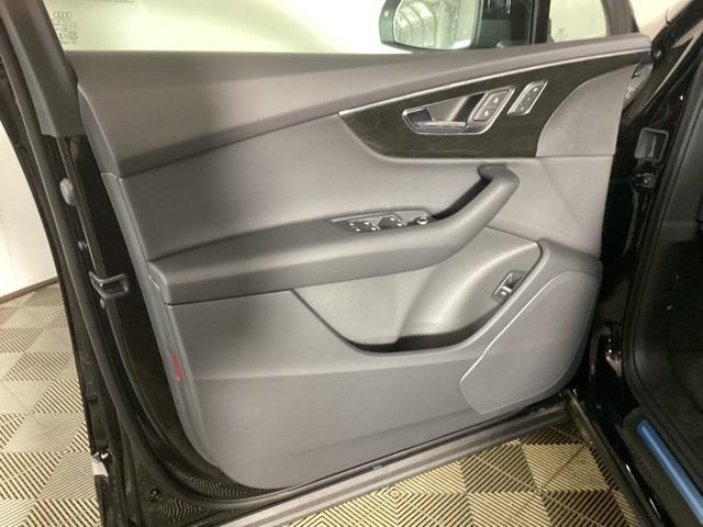 new 2025 Audi Q7 car, priced at $68,181