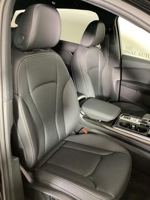 new 2025 Audi Q7 car, priced at $68,181