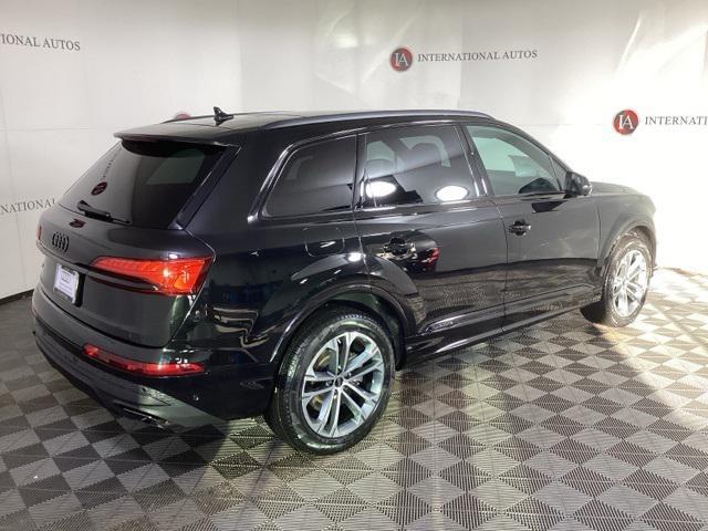 new 2025 Audi Q7 car, priced at $68,345