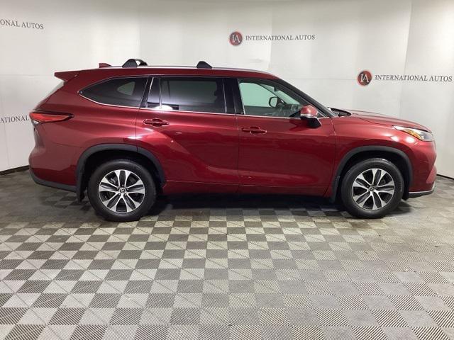 used 2020 Toyota Highlander car, priced at $28,991