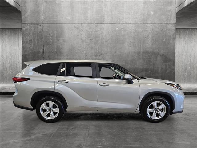 used 2023 Toyota Highlander car, priced at $31,991