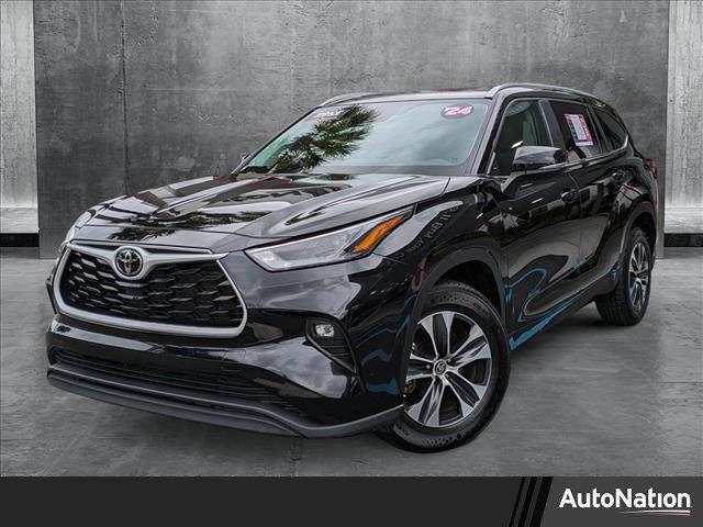used 2024 Toyota Highlander car, priced at $42,117
