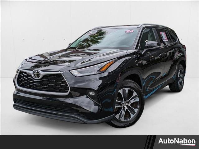 used 2024 Toyota Highlander car, priced at $40,243