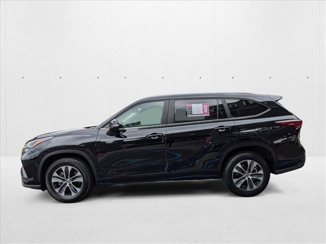 used 2024 Toyota Highlander car, priced at $38,450