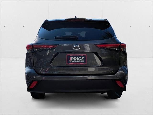 used 2023 Toyota Highlander car, priced at $36,228