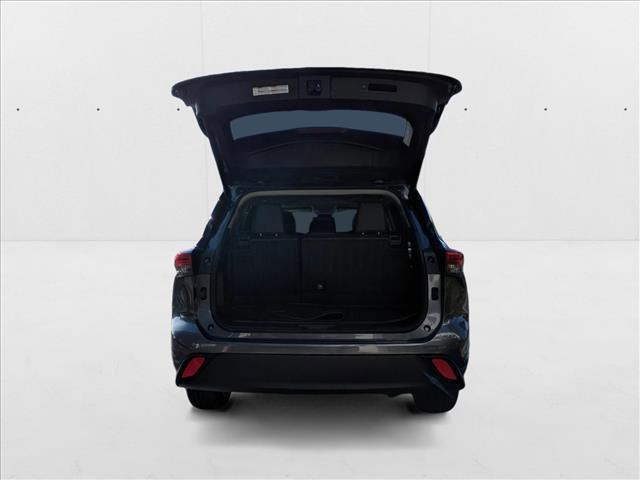 used 2023 Toyota Highlander car, priced at $36,228