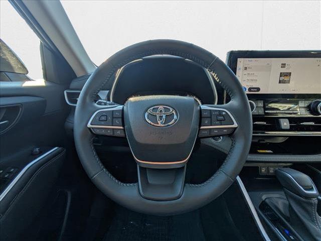 used 2023 Toyota Highlander car, priced at $36,228