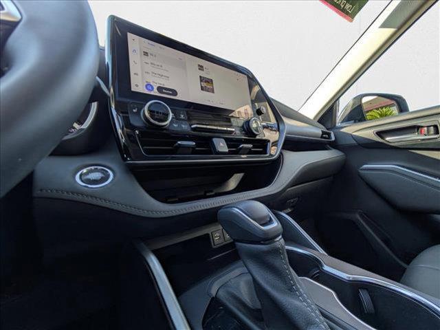 used 2023 Toyota Highlander car, priced at $36,228