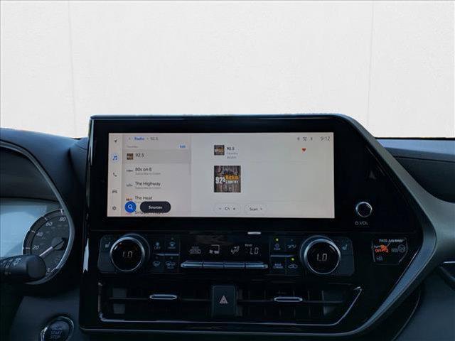 used 2023 Toyota Highlander car, priced at $36,228