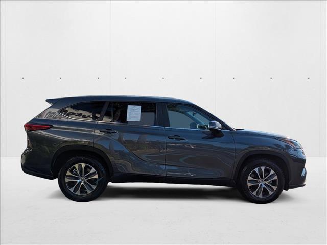 used 2023 Toyota Highlander car, priced at $36,228