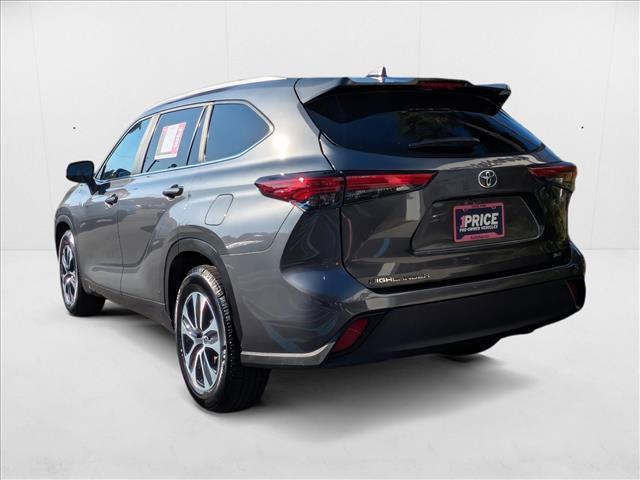 used 2023 Toyota Highlander car, priced at $36,228