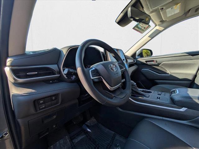 used 2023 Toyota Highlander car, priced at $36,228