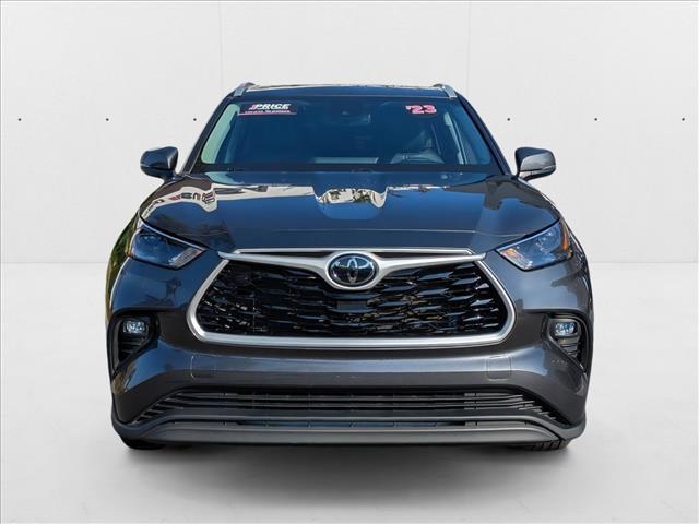 used 2023 Toyota Highlander car, priced at $36,228