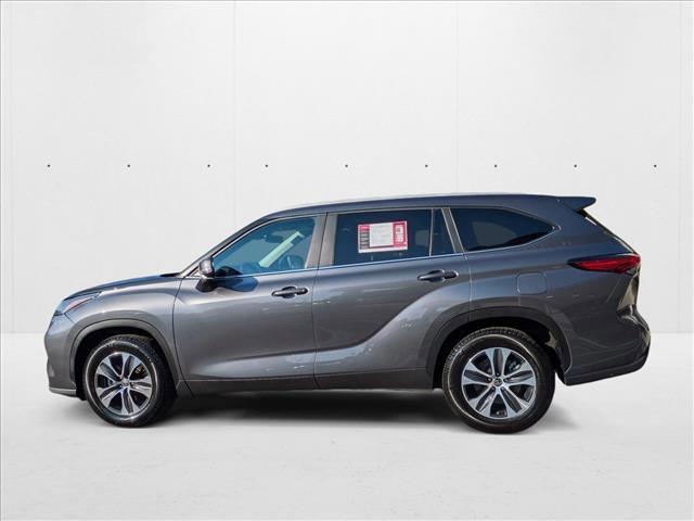 used 2023 Toyota Highlander car, priced at $36,228