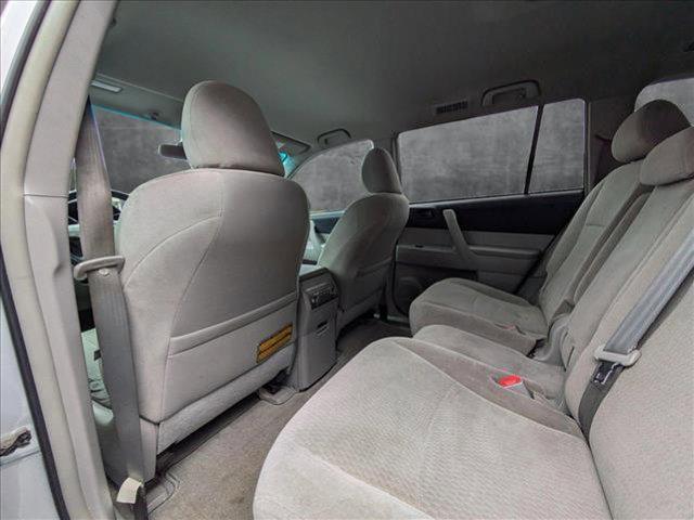 used 2010 Toyota Highlander car, priced at $8,915