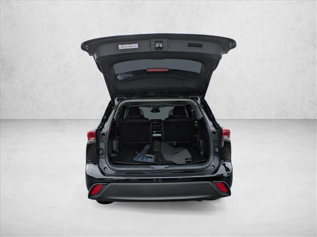 used 2020 Toyota Highlander car, priced at $24,748