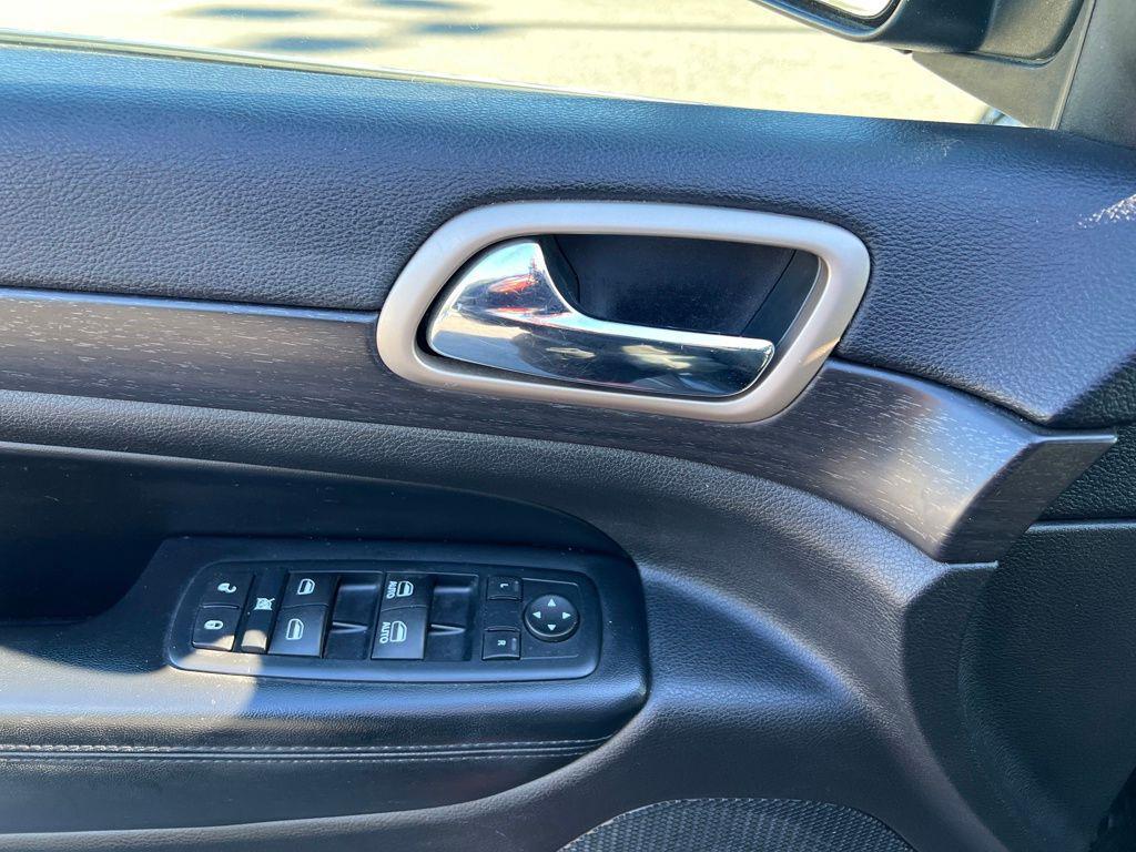 used 2016 Jeep Grand Cherokee car, priced at $13,959