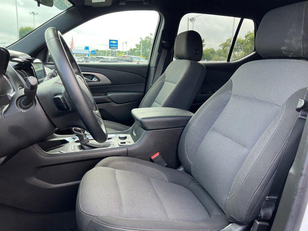 used 2023 Chevrolet Traverse car, priced at $33,593