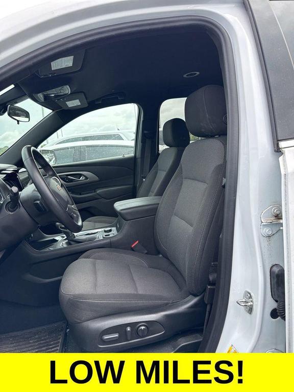 used 2023 Chevrolet Traverse car, priced at $33,721