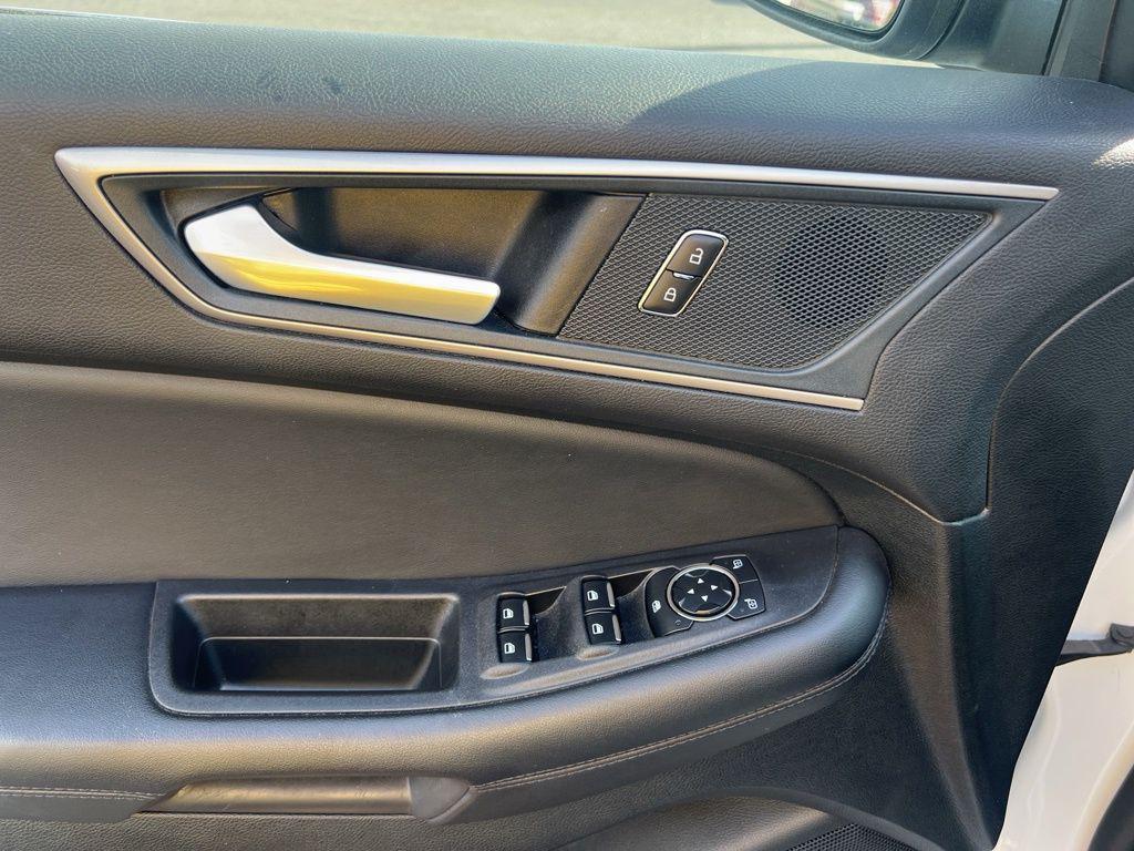 used 2024 Ford Edge car, priced at $22,554