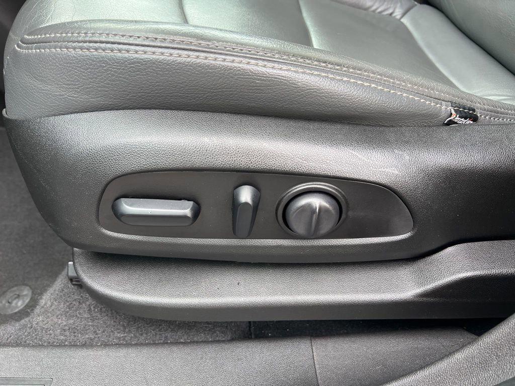 used 2021 Chevrolet Equinox car, priced at $18,900