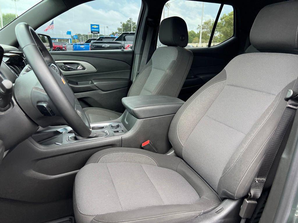 used 2023 Chevrolet Traverse car, priced at $29,382