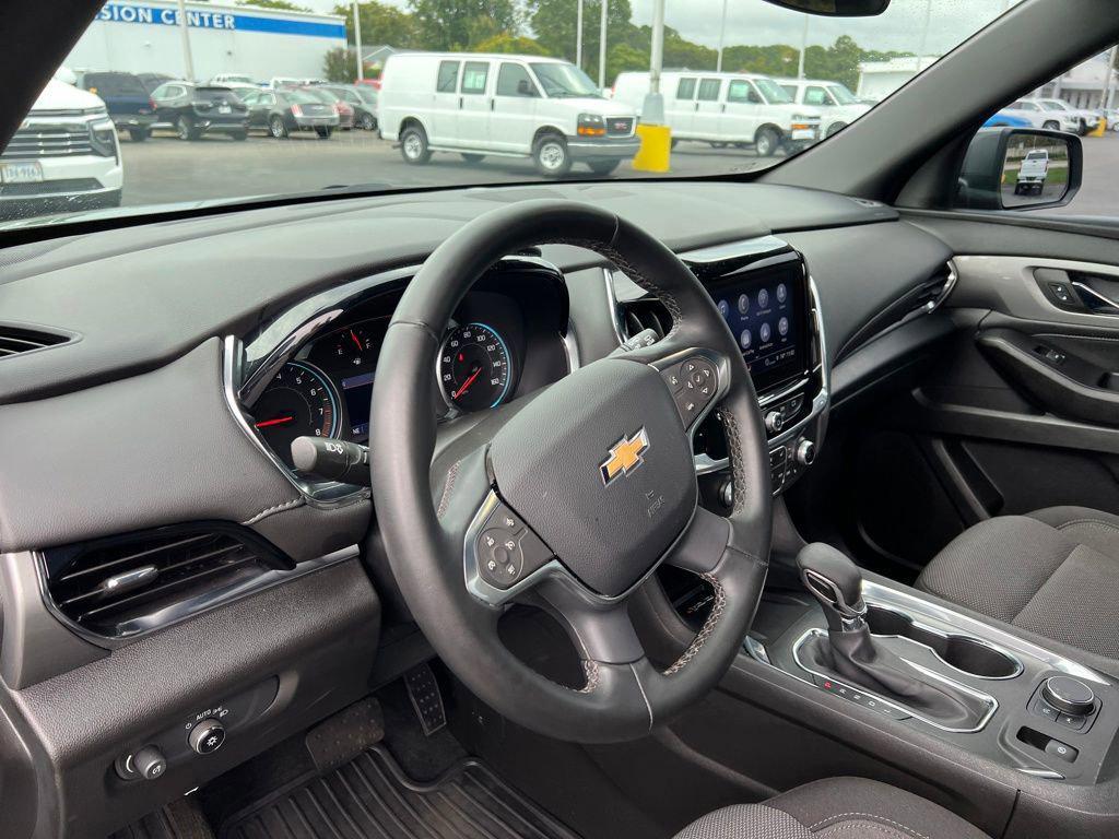 used 2023 Chevrolet Traverse car, priced at $29,382