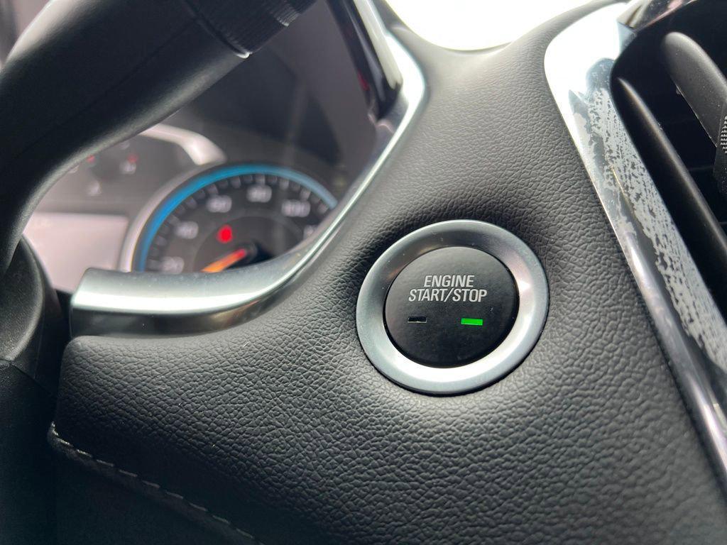 used 2023 Chevrolet Traverse car, priced at $29,382