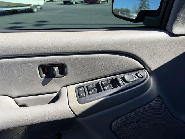 used 2005 Chevrolet Suburban car, priced at $17,391