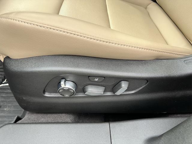used 2024 Cadillac XT4 car, priced at $38,963