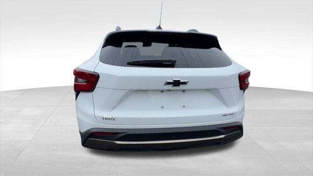 new 2025 Chevrolet Trax car, priced at $25,090