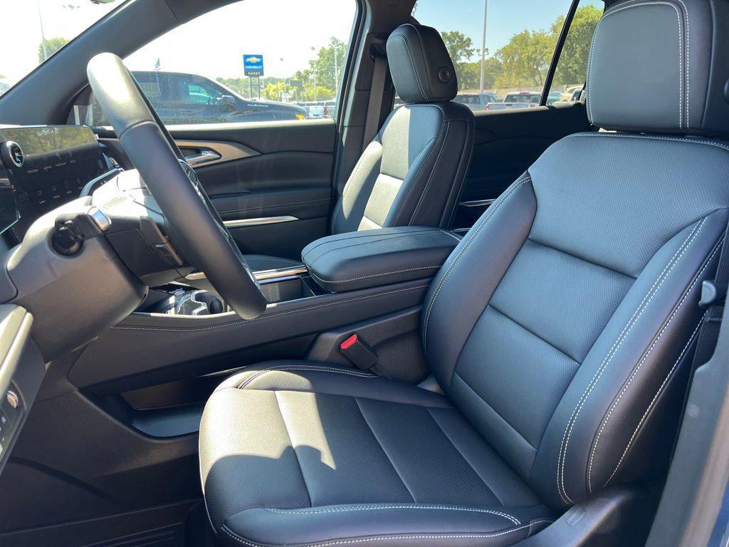 new 2026 Chevrolet Traverse car, priced at $45,219