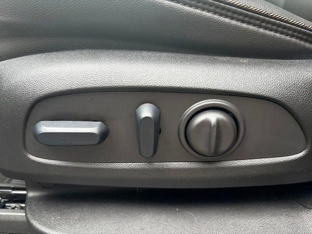 used 2023 Chevrolet Traverse car, priced at $38,965