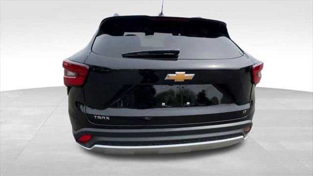 new 2025 Chevrolet Trax car, priced at $25,385