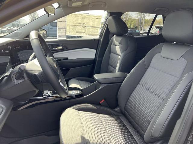 new 2025 Chevrolet Trax car, priced at $23,885