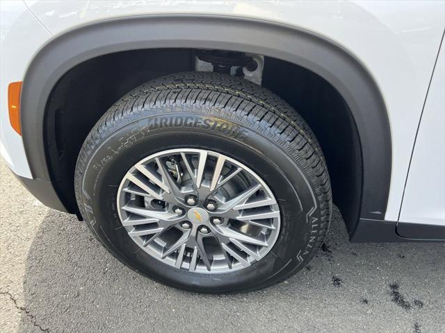 new 2025 Chevrolet Traverse car, priced at $42,894
